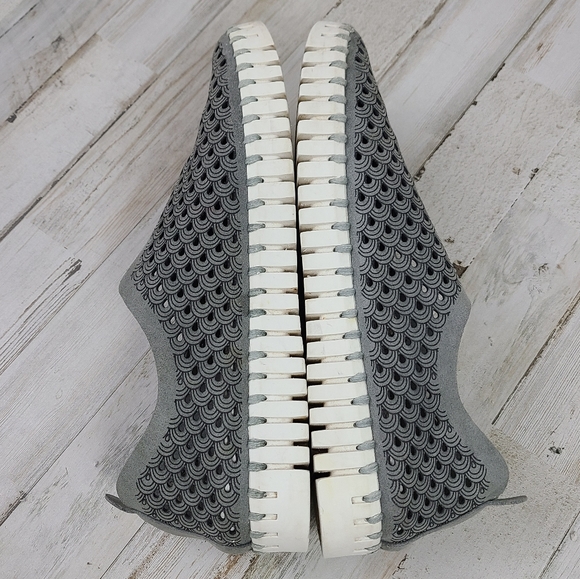 Ilse Jacobsen Tulip Perforated Slip On Sneaker - Picture 3 of 8